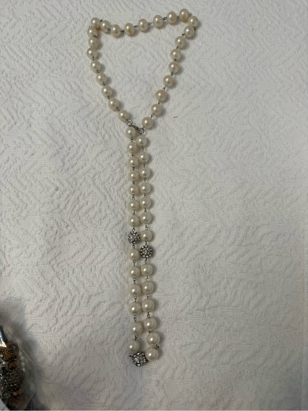 Classic Pearl Y-Shaped Lariat Necklace - Ivory Pearls with Crystal Accents